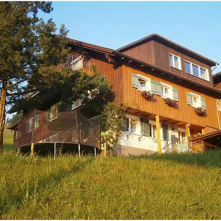 Familienbauernhof Bereuter * Alberschwende